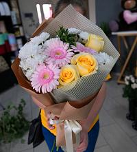 Букет цветов из:  Герберы, Розы и Хризантемы в Хатунь