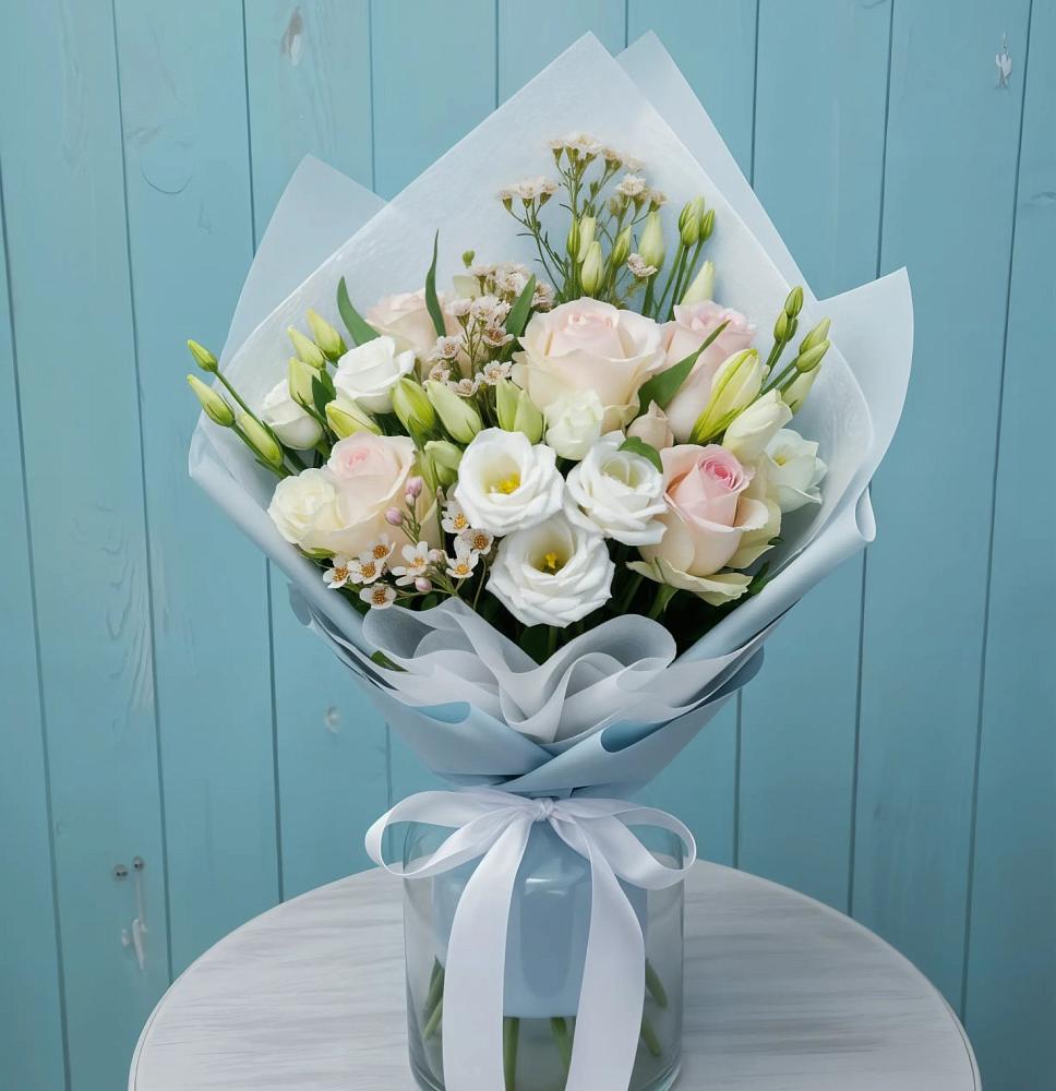 Букет цветов из: Розы и Лизиантусы в Хатунь