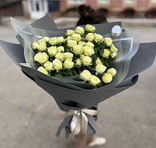 Букет Белые кустовые розы Солинеро в Хатунь