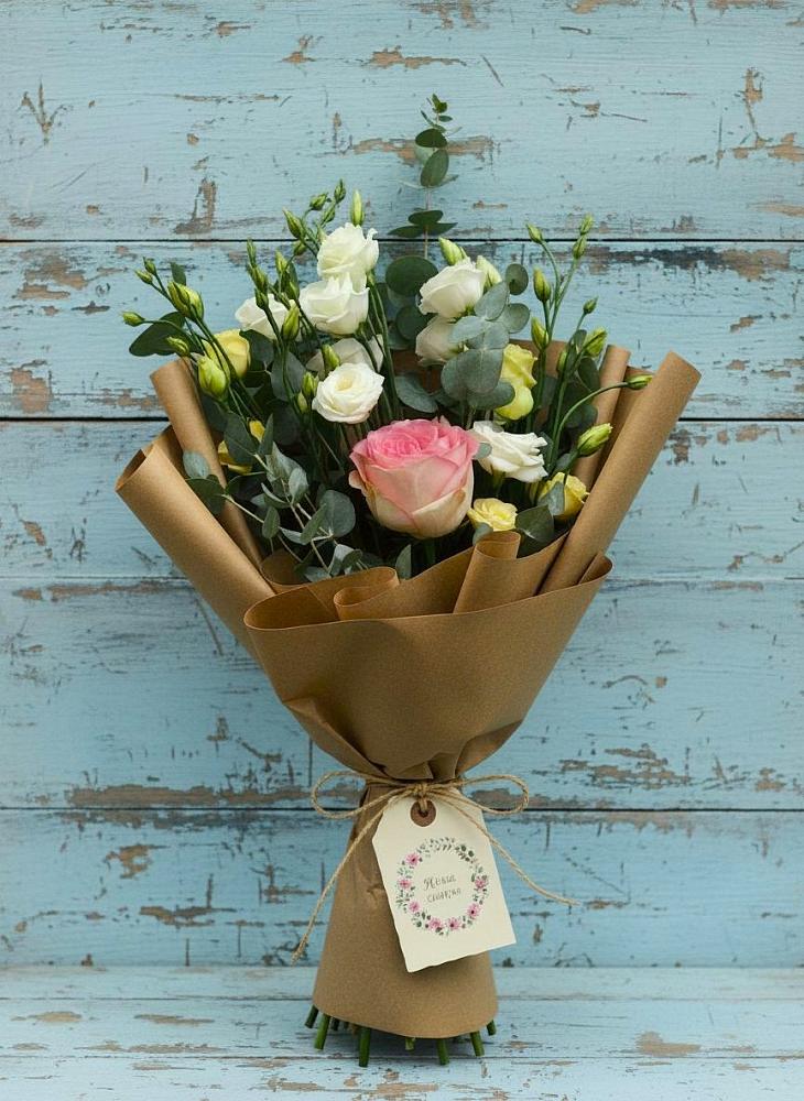 Букет цветов из: Розы и Лизиантусы в Хатунь