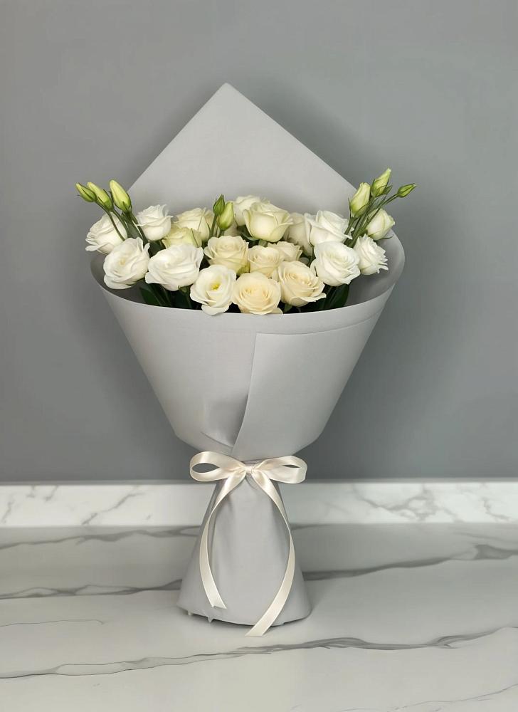 Букет цветов из: Розы и Лизиантусы в Хатунь