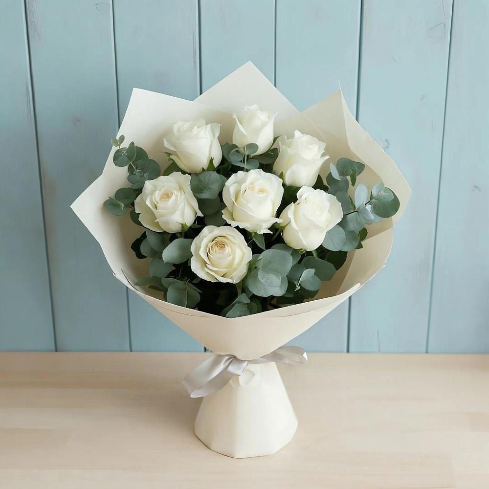 Букет Белые розы в Эвкалипте в Хатунь