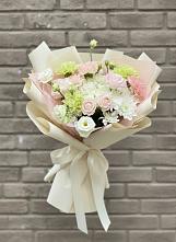 Букет цветов из:  Гвоздики, Розы, Лизиантусы и Хризантемы в Хатунь