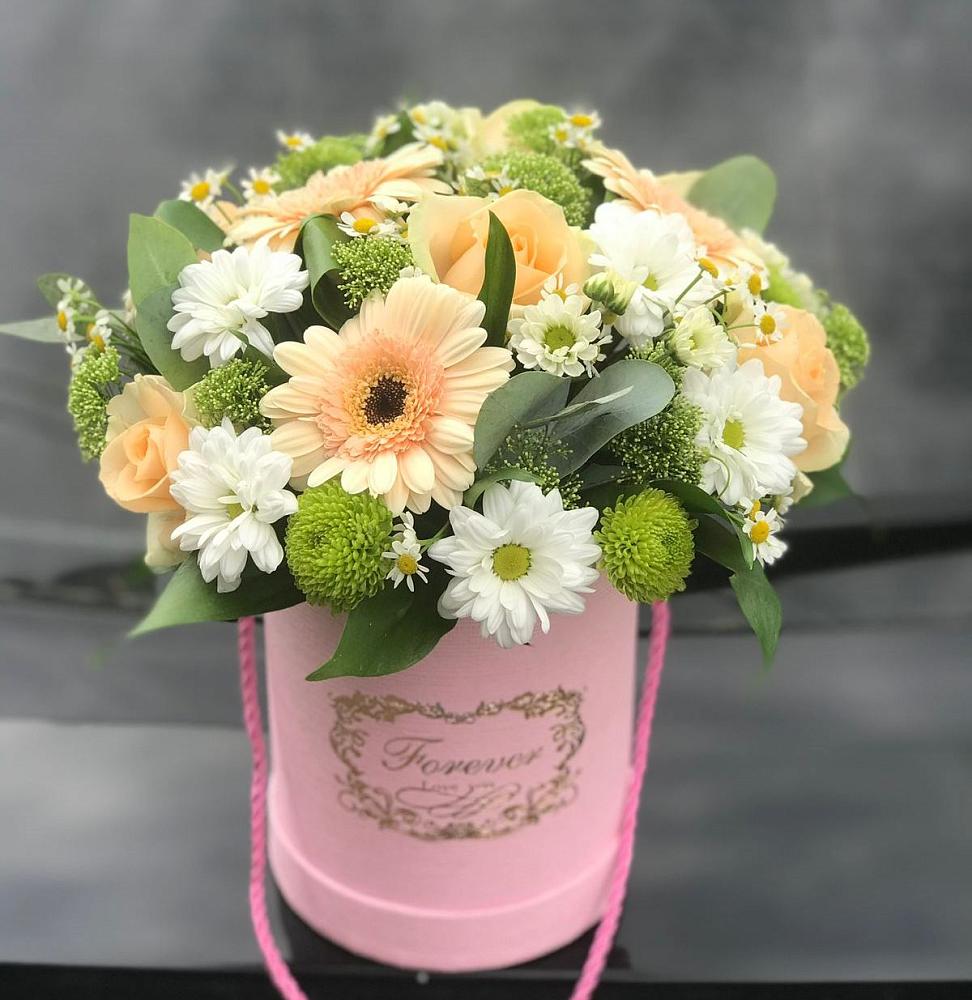 Цветочная композиция из Розы, Герберы и Хризантемы в шляпной коробке в Хатунь