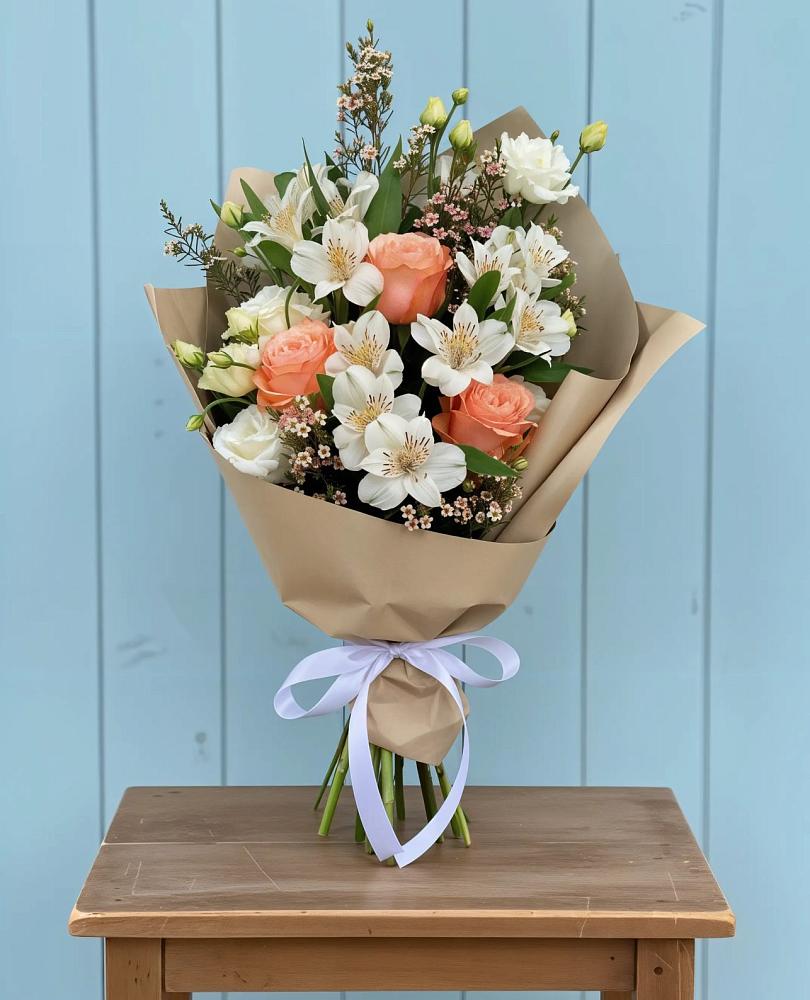 Букет цветов из: Альстромерии, Лизиантусы, Розы и Хризантемы в Хатунь